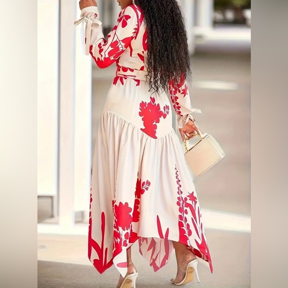 Plus Size Floral Print Asymmetrical Hem Ruched Midi Dress - Picture 2 of 3